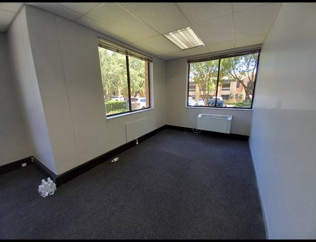 297M² OFFICE TO LET IN BRYANSTON